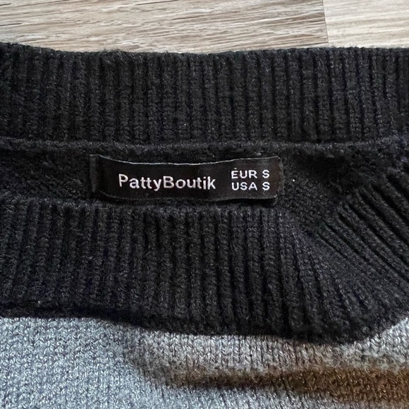 PattyBoutik : grey & black colorblock boatneck sweater - Picture 11 of 15